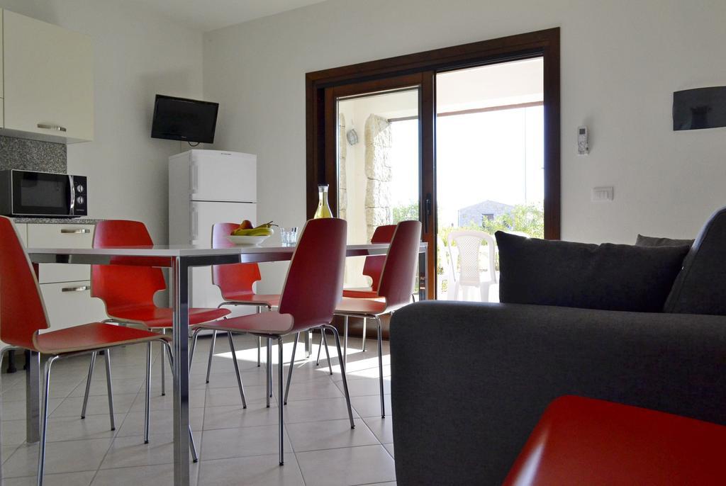 Gf Apartments La Vigna Badesi Habitación foto