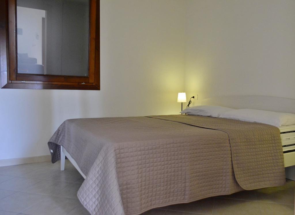 Gf Apartments La Vigna Badesi Habitación foto