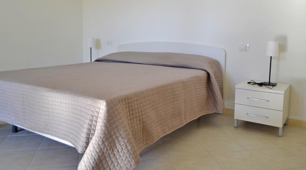 Gf Apartments La Vigna Badesi Habitación foto
